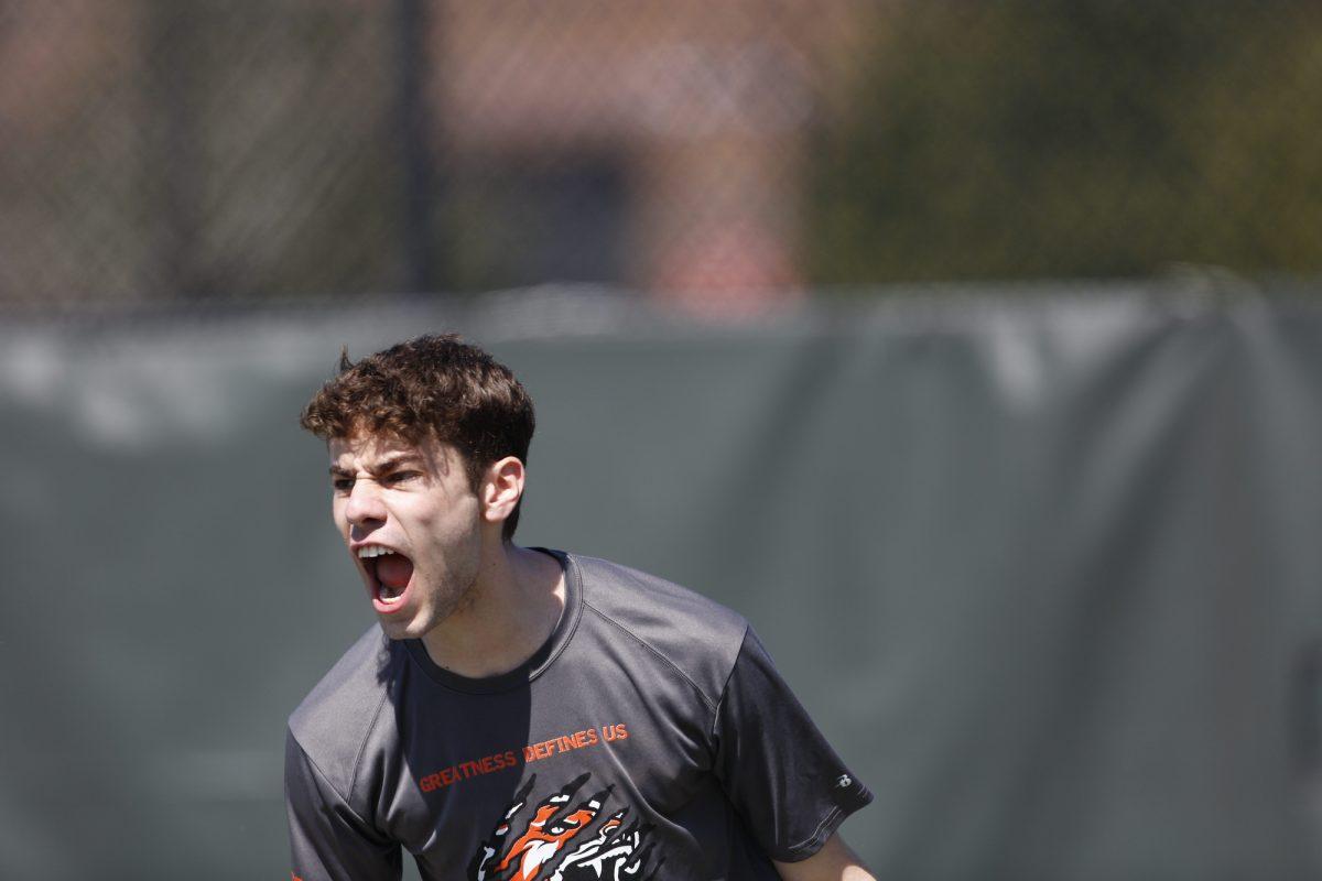 Men's Tennis Has a Disappointing Weekend