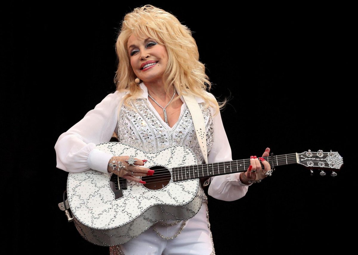 American country music star Dolly Parton performs on the Pyramid Stage at Worthy Farm in Somerset, during the Glastonbury Festival June 29, 2014. REUTERS/Cathal McNaughton
